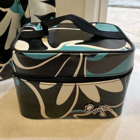 Vintage Roxy Hawaiian Weekender Luggage set! - Picture 12 of 17